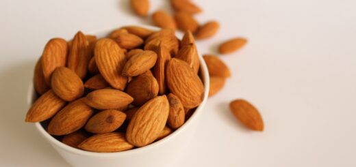a handful of nuts for heart disease